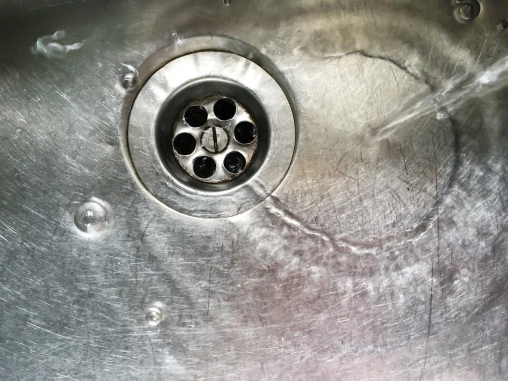 Report highlights hospital sinks as source of highly resistant pathogen (By:Chris Dall, MA)