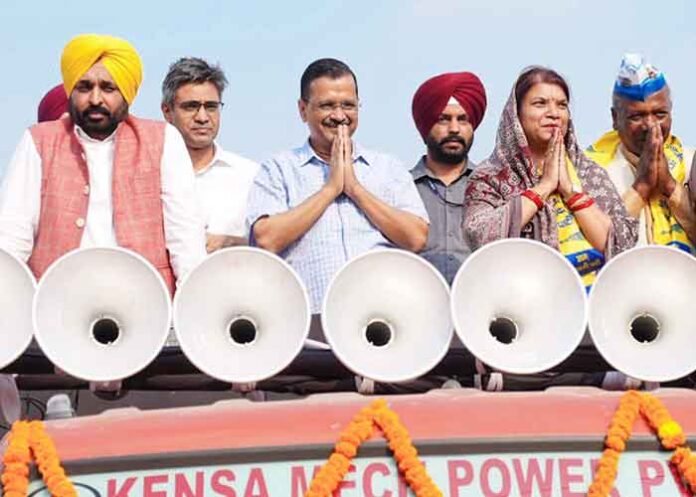Bhagwant Mann, Kejriwal hold road show in MP, campaign for AAP candidates