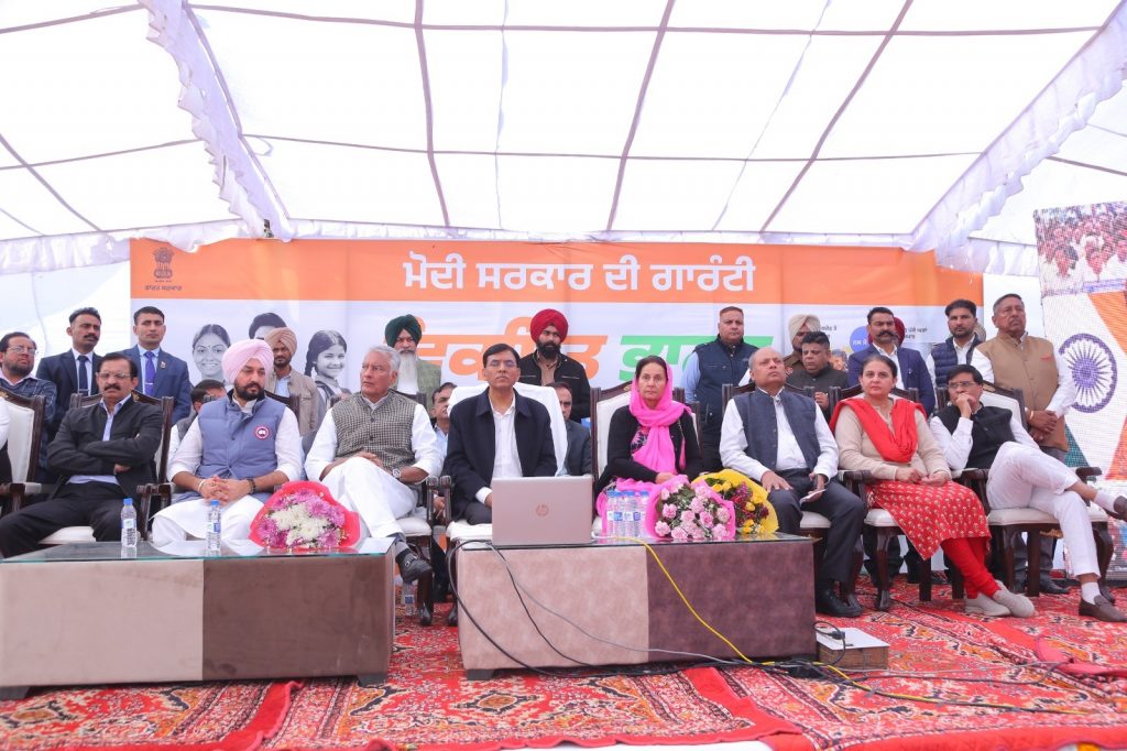 Union Health Minister Mansukh L. Mandaviya today visited Patiala’s Dakala to interact with beneficiaries