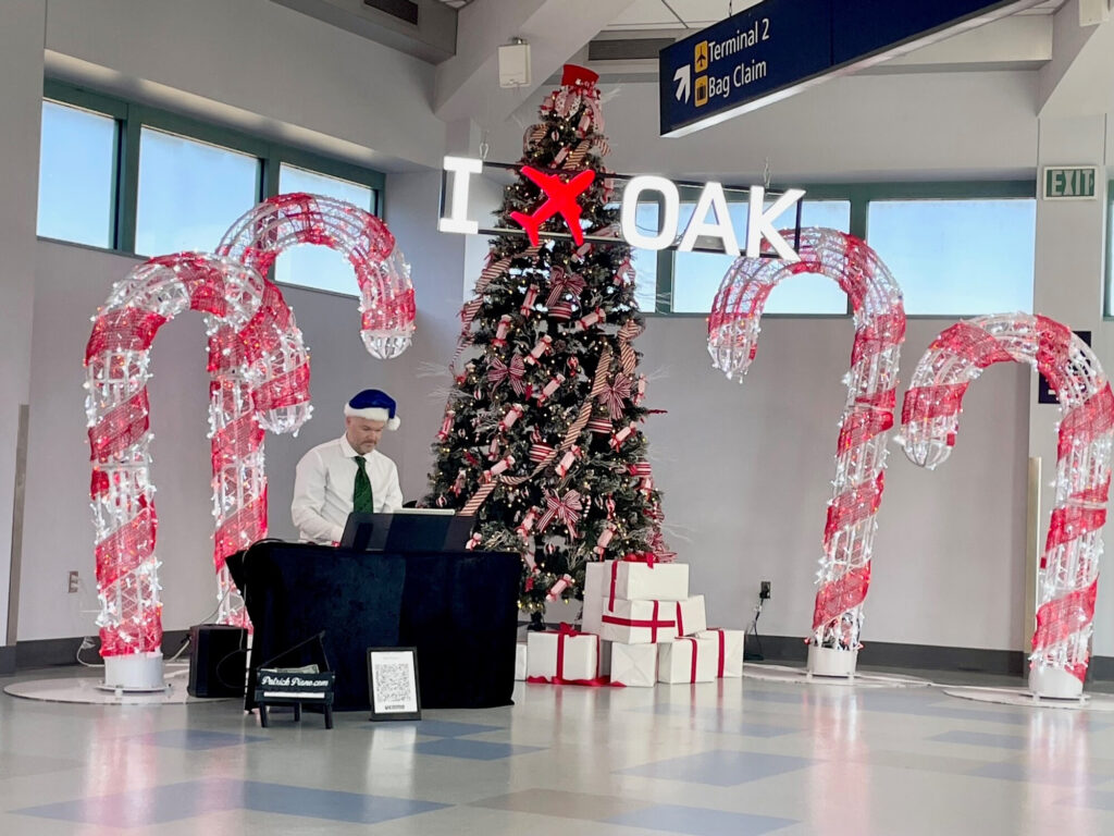OAK Airport rings in December holiday travel season