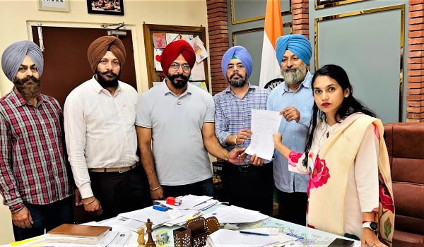 ‘Ambersariya Rides’ demands DC to take concrete steps to prevent accidents caused by stray animals