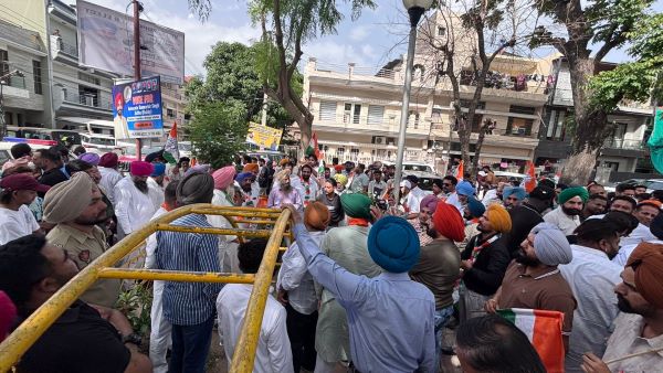 Congress candidate Kanwarbir Singh Sidhu was threatened at gunpoint allege Sidhu