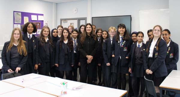 UK MP Preet Kaur Gill Backs Social Media Ban for Under-16s to Protect Children’s Wellbeing