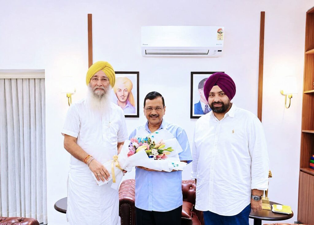 Brahmpura Calls on AAP Supremo Arvind Kejriwal in New Delhi; Strategic Deliberations Spark Major Political Buzz in Majha